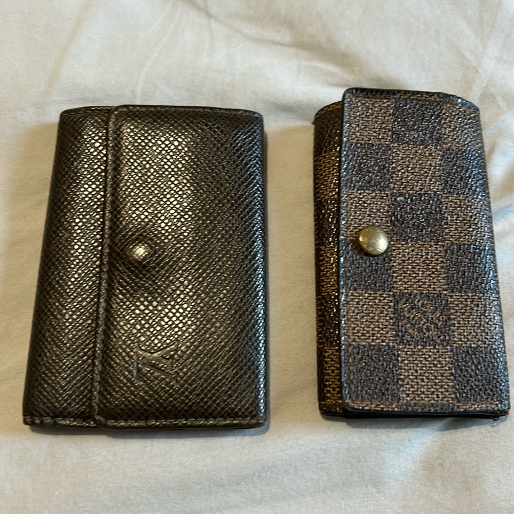 Authentic Louis  Vuitton key holders - 2